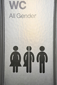 Symbolfoto genderneutrale Toiletten