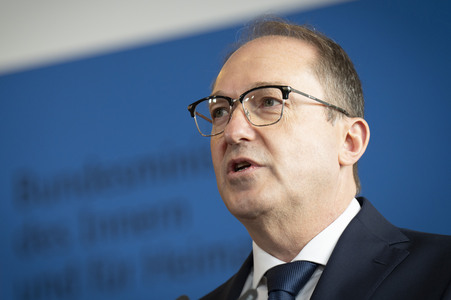 Pressekonferenz zum Verbot der Reichsbürger-Gruppe 'Königreich Deutschland' in Berlin