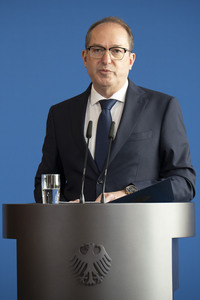 Pressekonferenz zum Verbot der Reichsbürger-Gruppe 'Königreich Deutschland' in Berlin