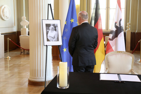 Kondolenzbuch für Margot Friedländer in Berlin