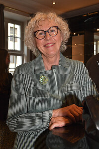 Theaterpremiere 'Nein zum Geld' in München