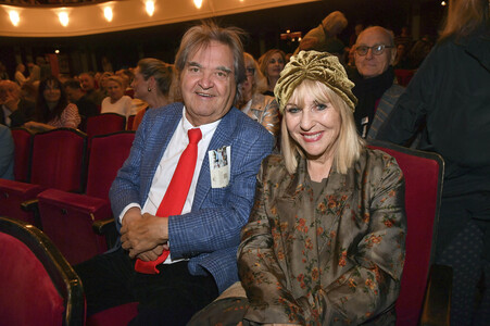 Theaterpremiere 'Nein zum Geld' in München