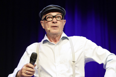 Auftritt von Herbert Knebels Affentheater in Köln