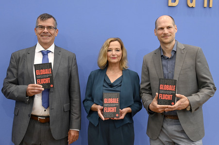 Bundespressekonferenz 'Report Globale Flucht 2025' in Berlin