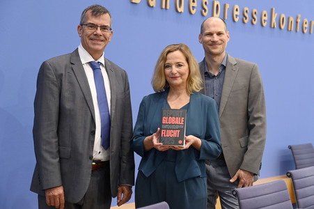 Bundespressekonferenz 'Report Globale Flucht 2025' in Berlin