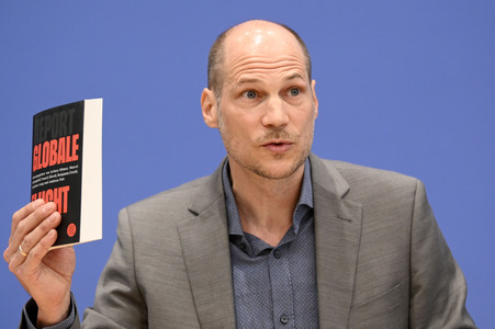 Bundespressekonferenz 'Report Globale Flucht 2025' in Berlin