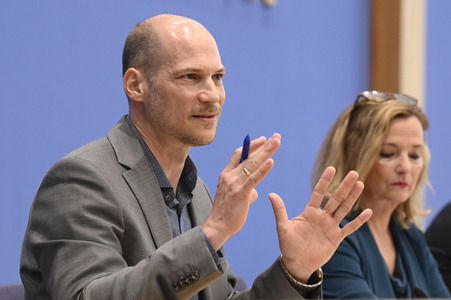 Bundespressekonferenz 'Report Globale Flucht 2025' in Berlin