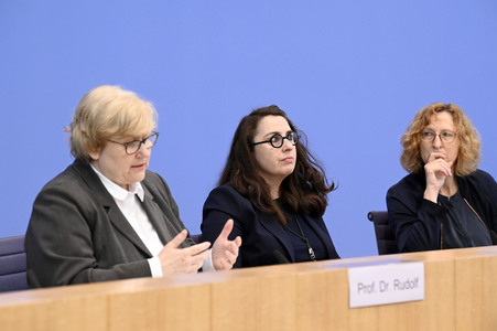 Bundespressekonferenz 'Jahresstatistik 2024 zu Gewalt' in Berlin