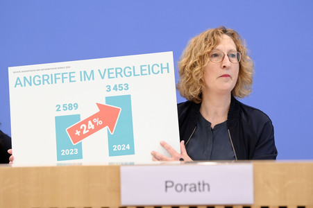 Bundespressekonferenz 'Jahresstatistik 2024 zu Gewalt' in Berlin