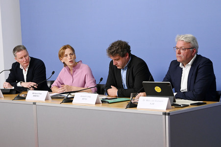 Pressekonferenz Jahresbericht 2024 von jugendschutz.net in Berlin