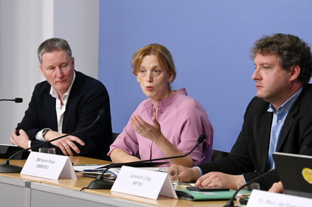 Pressekonferenz Jahresbericht 2024 von jugendschutz.net in Berlin