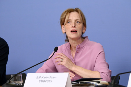 Pressekonferenz Jahresbericht 2024 von jugendschutz.net in Berlin