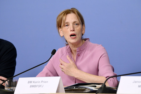 Pressekonferenz Jahresbericht 2024 von jugendschutz.net in Berlin