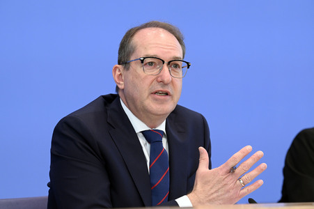 Bundespressekonferenz 'Fallzahlen für die politisch motivierte Kriminalität 2024' in Berlin