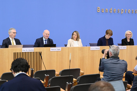 Bundespressekonferenz zur Vorstellung des Frühjahrsgutachten 2025 in Berlin