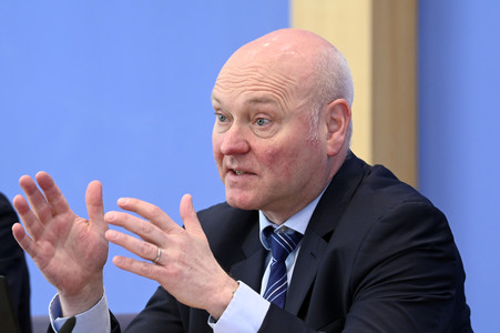 Bundespressekonferenz zur Vorstellung des Frühjahrsgutachten 2025 in Berlin