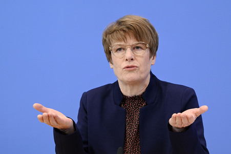 Bundespressekonferenz zur Vorstellung des Frühjahrsgutachten 2025 in Berlin