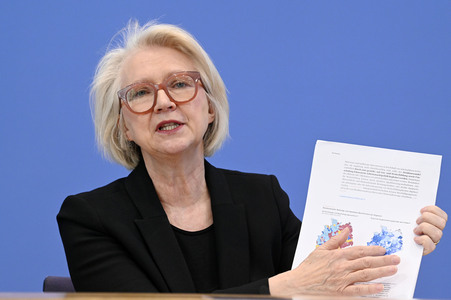 Bundespressekonferenz zur Vorstellung des Frühjahrsgutachten 2025 in Berlin