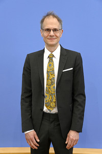 Bundespressekonferenz Vorstellung Gutachten Arzneimittel in Berlin