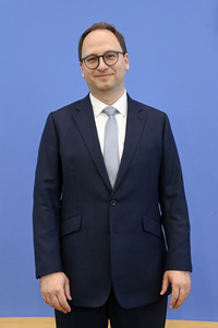 Bundespressekonferenz Vorstellung Gutachten Arzneimittel in Berlin