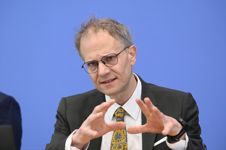 Bundespressekonferenz Vorstellung Gutachten Arzneimittel in Berlin