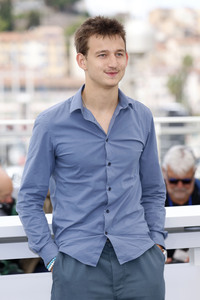 Photocall 'L'homme qui a vu l'ours qui a vu l'homme', Cannes Film Festival 2025