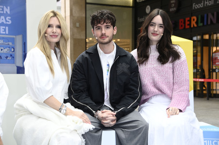 Prominenten-Event 'Der Begehbare Kühlschrank' in Berlin