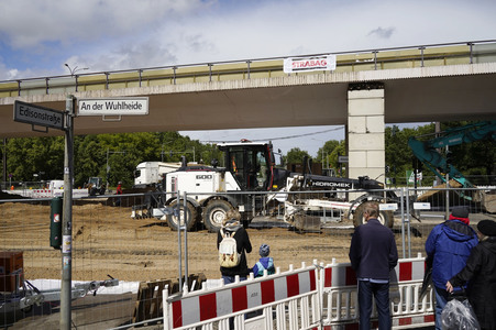 Abriss der kaputten Wuhlheide-Brücke in Berlin