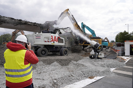 Abriss der kaputten Wuhlheide-Brücke in Berlin
