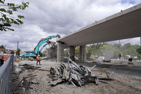 Abriss der kaputten Wuhlheide-Brücke in Berlin