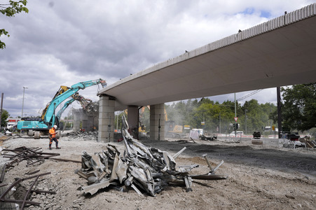 Abriss der kaputten Wuhlheide-Brücke in Berlin