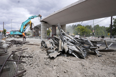 Abriss der kaputten Wuhlheide-Brücke in Berlin