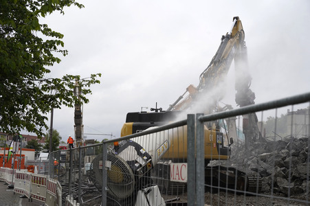 Abriss der kaputten Wuhlheide-Brücke in Berlin