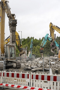 Abriss der kaputten Wuhlheide-Brücke in Berlin