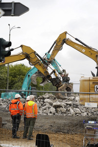 Abriss der kaputten Wuhlheide-Brücke in Berlin