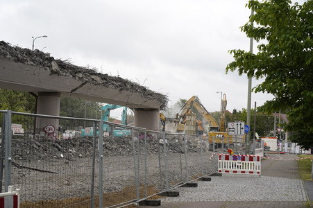 Abriss der kaputten Wuhlheide-Brücke in Berlin