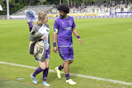 Benefiz-Fußballspiel 'Kicken mit Stars' in Hannover