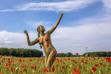 NATURE ART: Rotmohn / Red Poppy Bodypainting