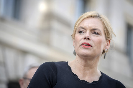 Fotoausstellung 'Wounded: The Legacy of War' von Bryan Adams beim 1. Nationalen Veteranentag in Berlin