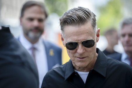 Fotoausstellung 'Wounded: The Legacy of War' von Bryan Adams beim 1. Nationalen Veteranentag in Berlin