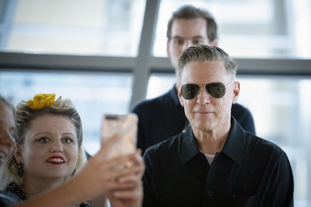 Fotoausstellung 'Wounded: The Legacy of War' von Bryan Adams beim 1. Nationalen Veteranentag in Berlin