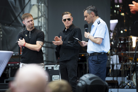 Fotoausstellung 'Wounded: The Legacy of War' von Bryan Adams beim 1. Nationalen Veteranentag in Berlin