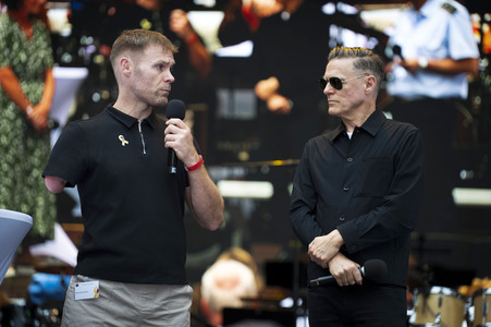 Fotoausstellung 'Wounded: The Legacy of War' von Bryan Adams beim 1. Nationalen Veteranentag in Berlin