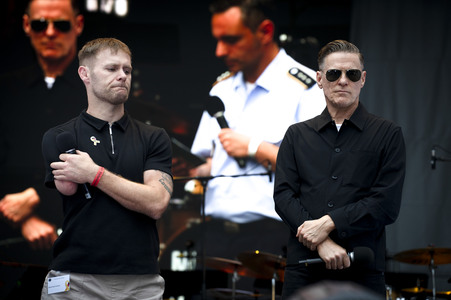 Fotoausstellung 'Wounded: The Legacy of War' von Bryan Adams beim 1. Nationalen Veteranentag in Berlin