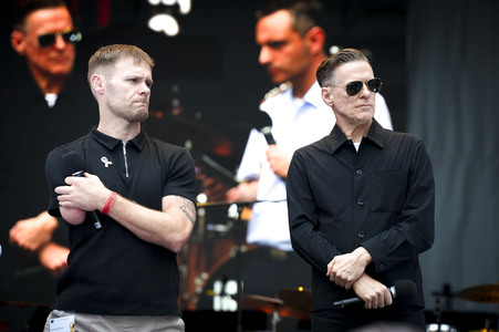 Fotoausstellung 'Wounded: The Legacy of War' von Bryan Adams beim 1. Nationalen Veteranentag in Berlin