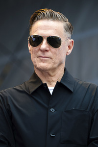 Fotoausstellung 'Wounded: The Legacy of War' von Bryan Adams beim 1. Nationalen Veteranentag in Berlin