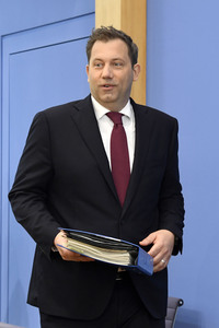 Bundespressekonferenz zum Entwurf des Bundeshaushalts 2025 in Berlin