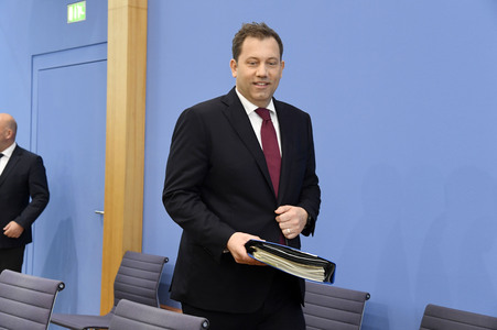 Bundespressekonferenz zum Entwurf des Bundeshaushalts 2025 in Berlin