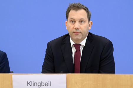 Bundespressekonferenz zum Entwurf des Bundeshaushalts 2025 in Berlin