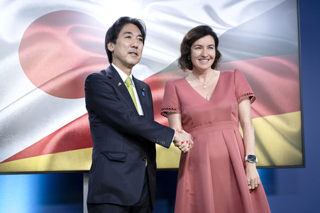 Unterzeichnung von Absichtserklärungen zwischen Japan und Deutschland in Berlin